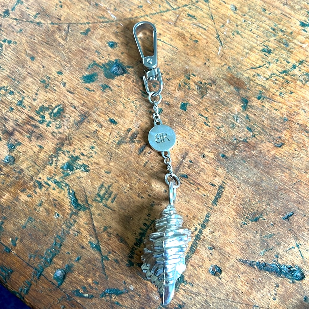 Br Silver Shell Bag Charm - image 3